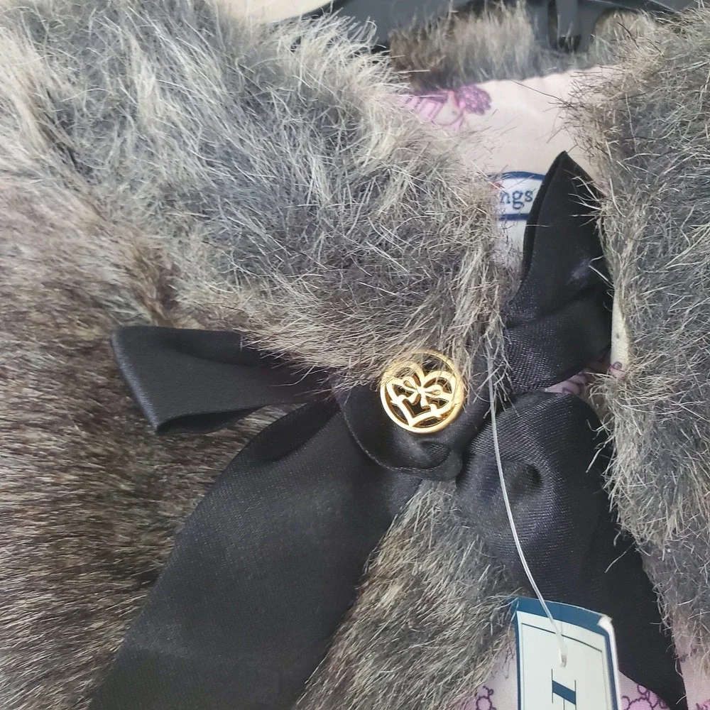 nwt Hartstrings Grey Faux Fur Shawl with Black Bow and Button Paris Eiffel Tower